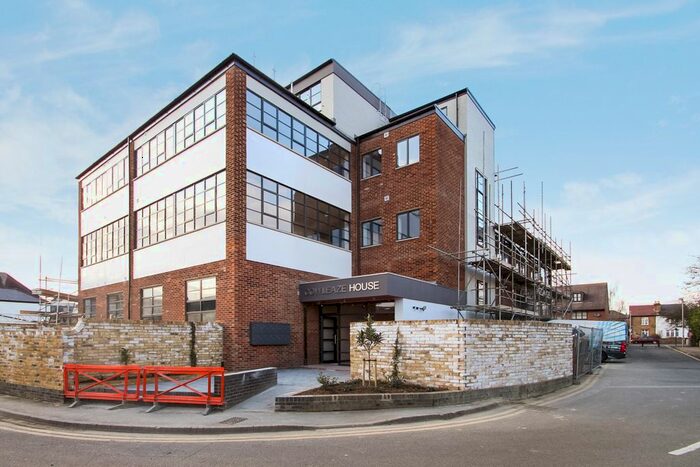 1 Bedroom Flat To Rent In Cowleaze Road, Kingston Upon Thames, Surrey, KT2