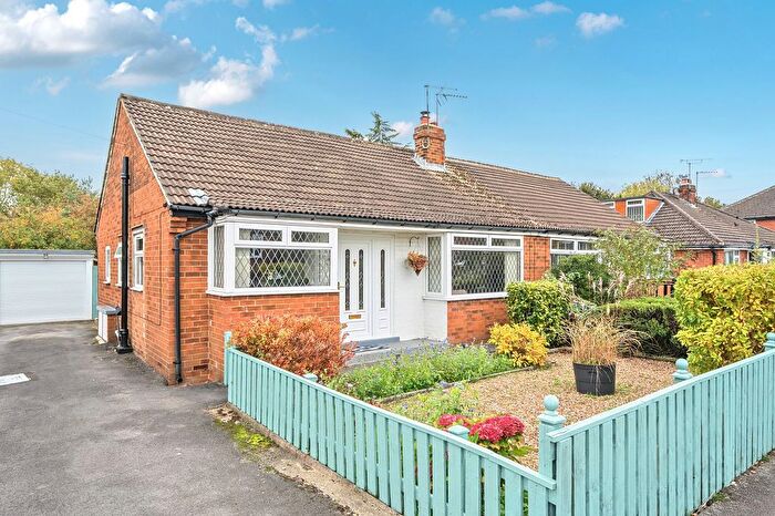 2 Bedroom Semi-Detached Bungalow For Sale In Woodfield Road, Harrogate, HG1