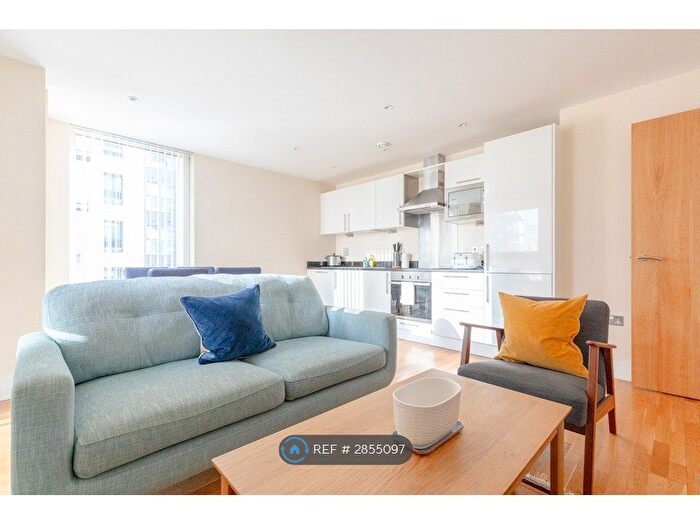 2 Bedroom Flat To Rent In Millharbour, London, E14