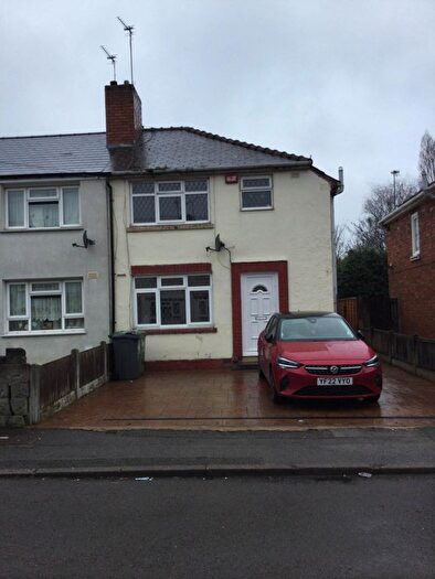 3 Bedroom Semi Detached House To Rent In Hewitt Street, Wednesbury, WS10
