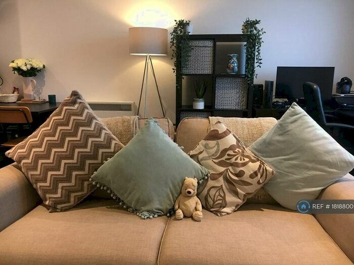 1 Bedroom Flat To Rent In Churchill Way, Basingstoke, RG21