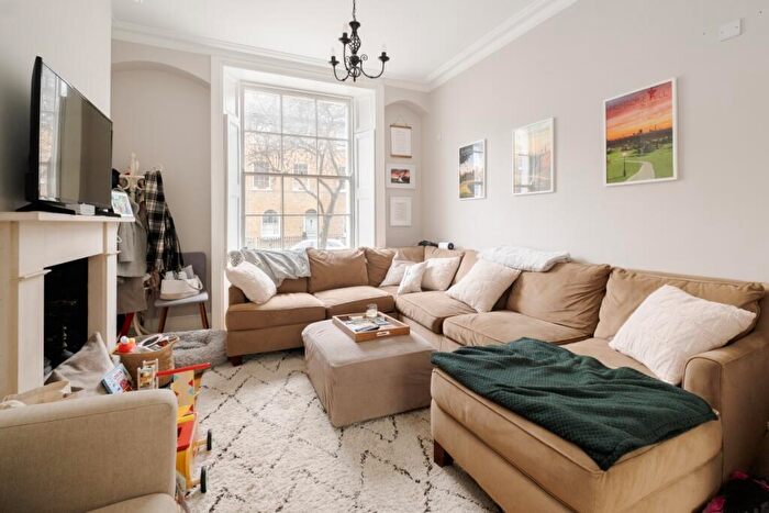 2 Bedroom Duplex To Rent In Offord Road London, N1