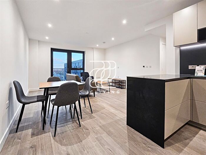 2 Bedroom Flat To Rent In Anax Street, London, N4