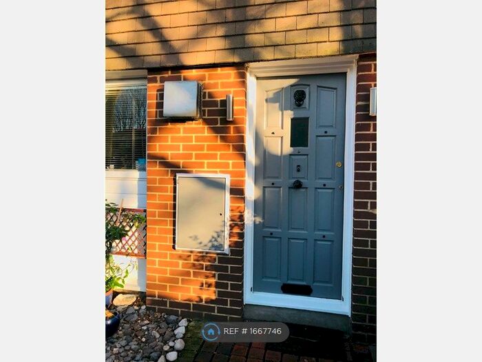 3 Bedroom Terraced House To Rent In Staveley Gardens, London, W4