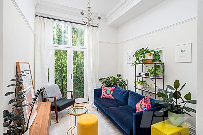 2 Bedroom Apartment To Rent In Lancaster Grove, Belsize Park, NW3