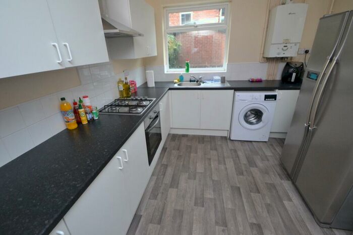 5 Bedroom Semi Detached House To Rent In Johnson Road, Lenton, Nottingham, NG7