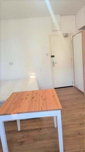 1 Bedroom Studio To Rent In Ordnance Road, Enfield, EN3
