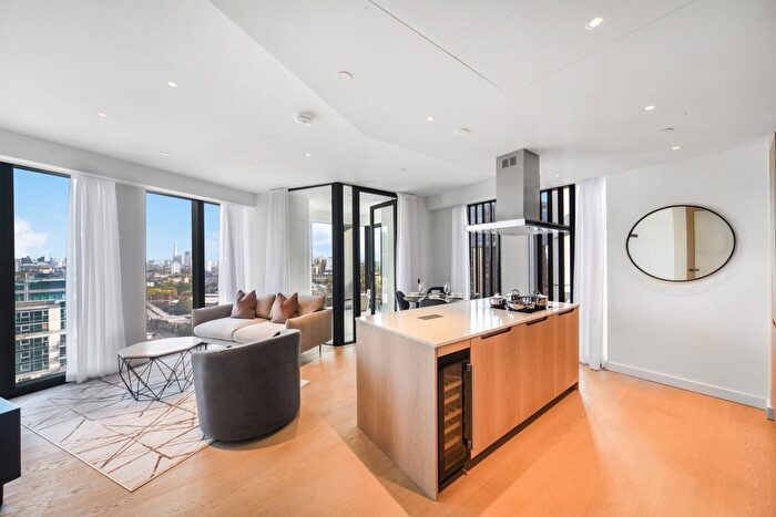 2 Bedroom Flat To Rent In Nine Elms Lane, London, SW8