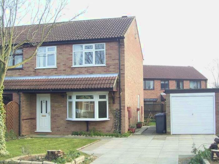 3 Bedroom Semi-Detached House To Rent In Ambleside Close, , Sleaford, NG34