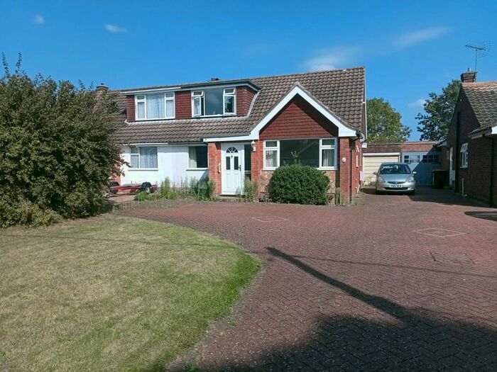 3 Bedroom Semi-Detached House For Sale In Wellhead Road, Totternhoe, Dunstable, Bedfordshire, LU6