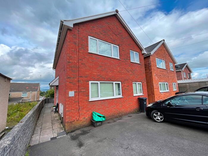 2 Bedroom Flat To Rent In High Street, Skewen, Neath, SA10