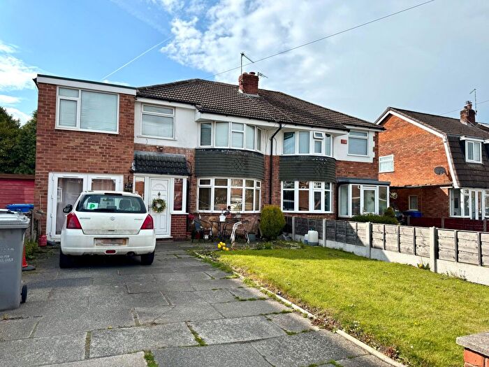 5 Bedroom Semi-Detached House To Rent In Whalley Close, Altrincham, WA15