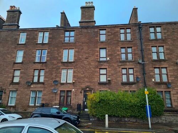 2 Bedroom Flat To Rent In Clepington Road, Dundee, DD3
