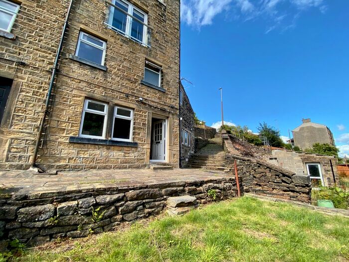 2 Bedroom Property To Rent In Woodhead Road, Holmbridge, Holmfirth, HD9