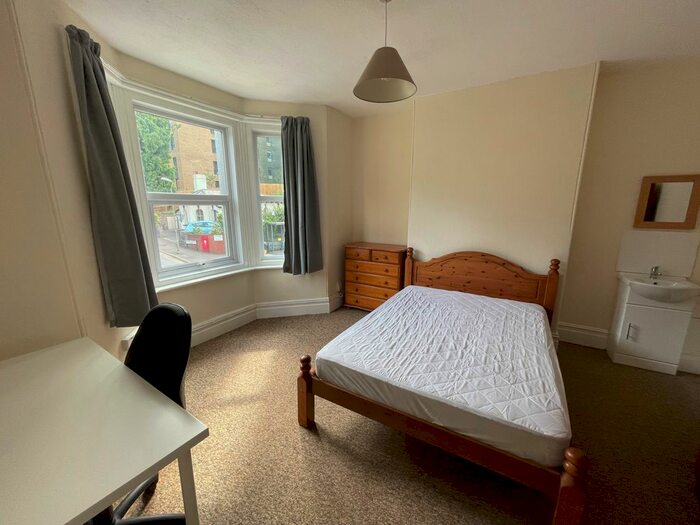 1 Bedroom Terraced House To Rent In Cowley Bridge Road, Exeter, EX4