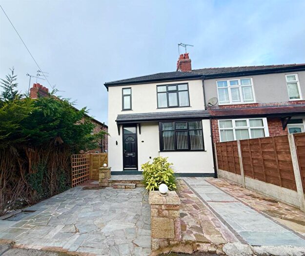 3 Bedroom Semi Detached House For Sale In Waldon Road, Macclesfield, SK11