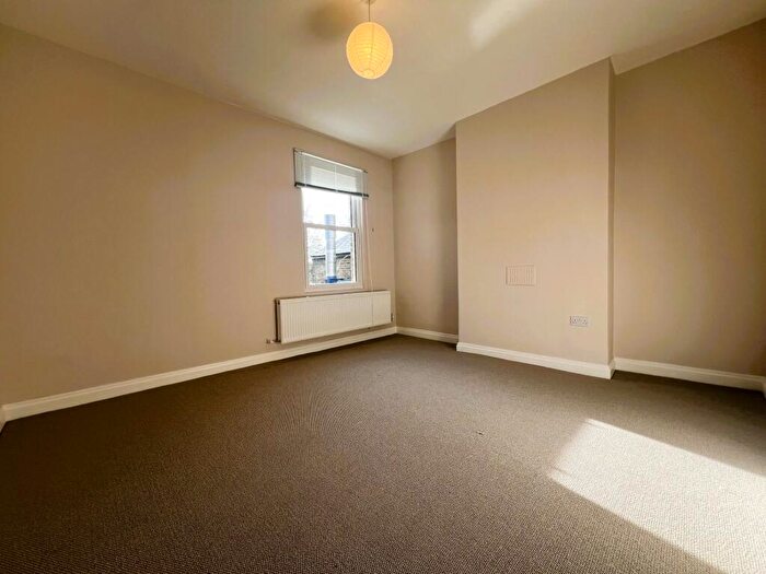 3 Bedroom Maisonette To Rent In Orford Road, London, E17