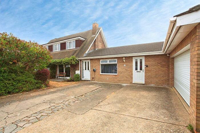 4 Bedroom Detached House For Sale In Lewes Gardens, Peterborough, PE4