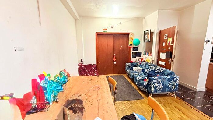 2 Bedroom Maisonette To Rent In Pinner Road, North Harrow, HA1