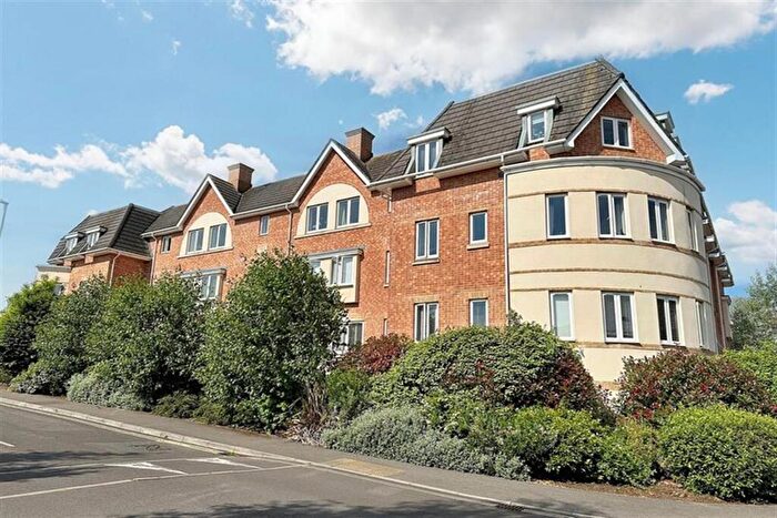 2 Bedroom Flat For Sale In Verwood, BH31