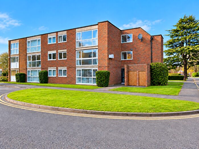 2 Bedroom Flat To Rent In Hawkesworth Close, Northwood, HA6