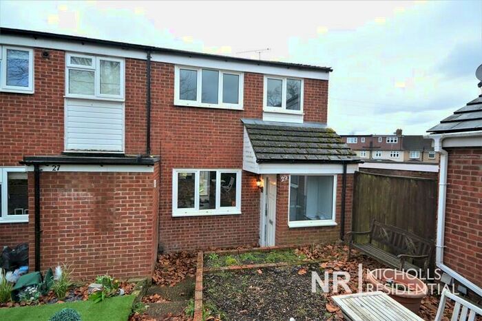 3 Bedroom End Of Terrace House To Rent In Angus Close, Chessington, Surrey., KT9