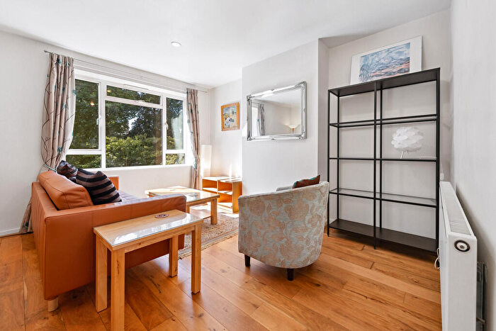 2 Bedroom Maisonette To Rent In Eric Fletcher Court, Essex Road, London, N1