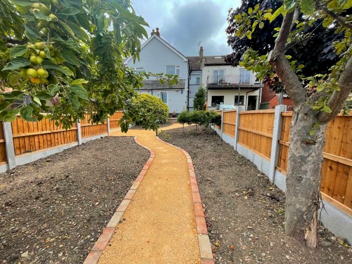 2 Bedroom Apartment To Rent In High Road, Benfleet, Essex, SS7