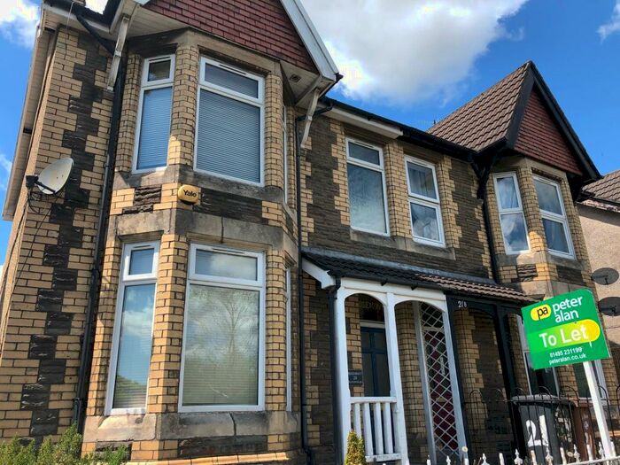 3 Bedroom Semi-Detached House To Rent In Blackwood Road, Pontllanfraith, Blackwood, NP12