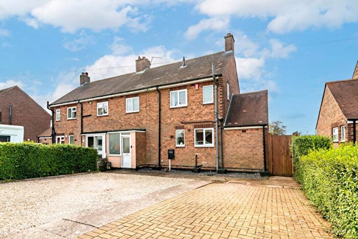 3 Bedroom Semi-Detached House For Sale In Trent Avenue, Willington, DE65