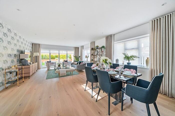 3 Bedroom Detached Bungalow For Sale In Mulberry Close, Hendon, NW4