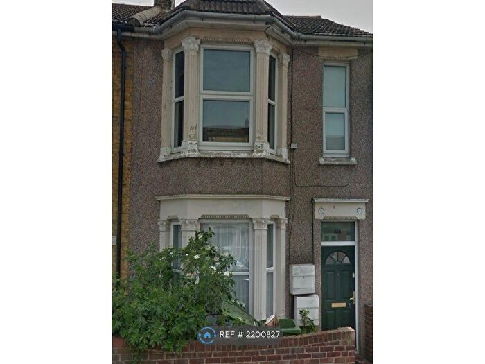 2 Bedroom Maisonette To Rent In Alexandra Road, Sheerness, ME12