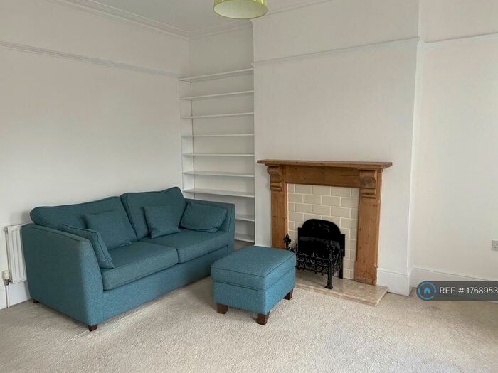 1 Bedroom Flat To Rent In Ferme Park Road, London, N8