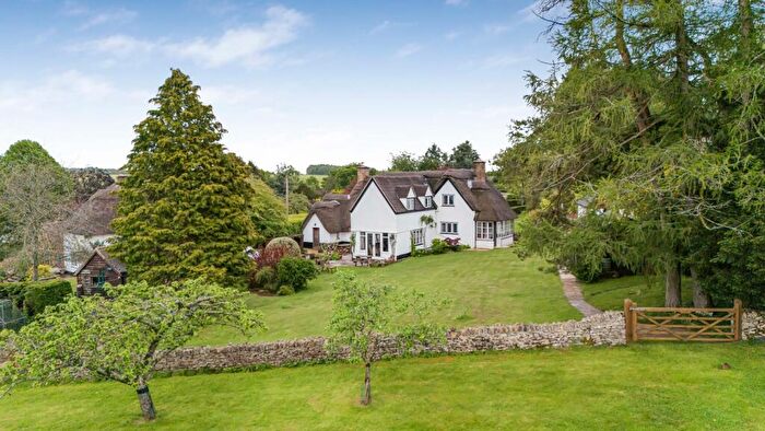 4 Bedroom Detached House For Sale In Perrotts Brook, Cirencester, Gloucestershire, GL7