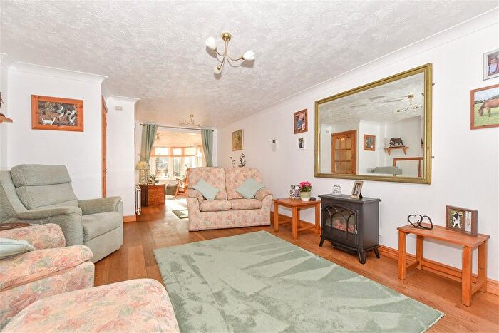 3 Bedroom End Terrace House For Sale In Juniper Close, Ashford, Kent, TN23