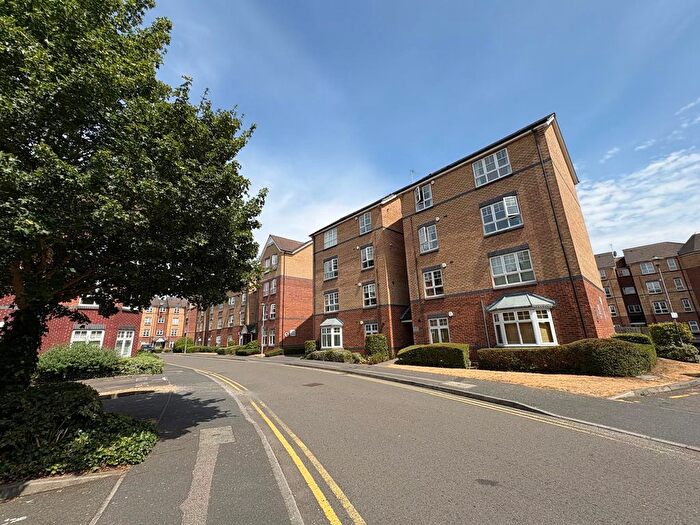 2 Bedroom Flat To Rent In Beckets View, Northampton, NN1