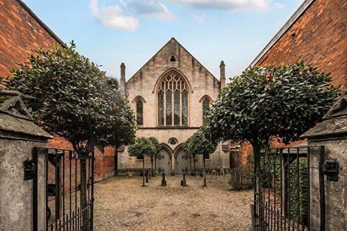 2 Bedroom Flat For Sale In Northgate Street, Devizes, SN10