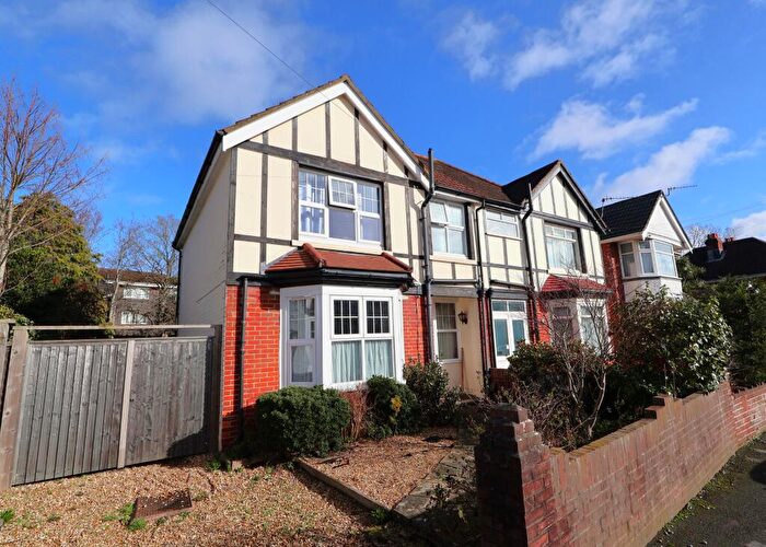 3 Bedroom Semi Detached House For Sale In Lansdowne Road, Regents Park, Southampton, SO15