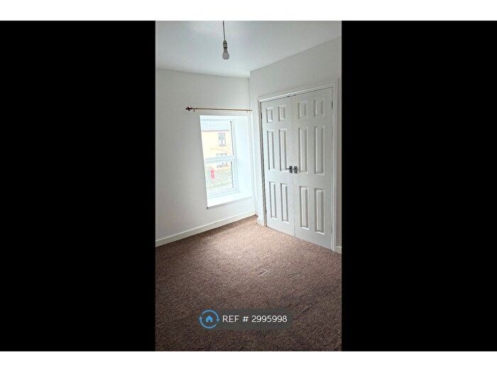 1 Bedroom Flat To Rent In Tregonissey Road, St Austell, PL25