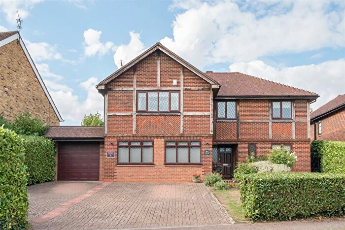 5 Bedroom Detached House For Sale In Greenbrook Avenue, Hadley Wood, EN4