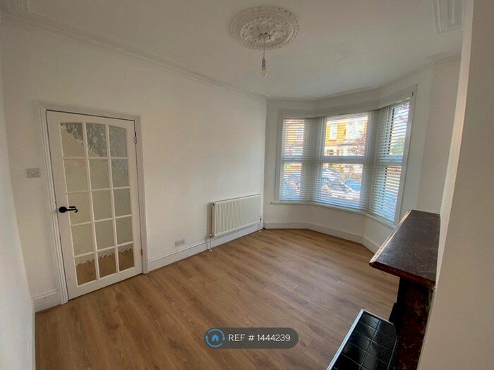 2 Bedroom Terraced House To Rent In Myrtledene Road, London, SE2