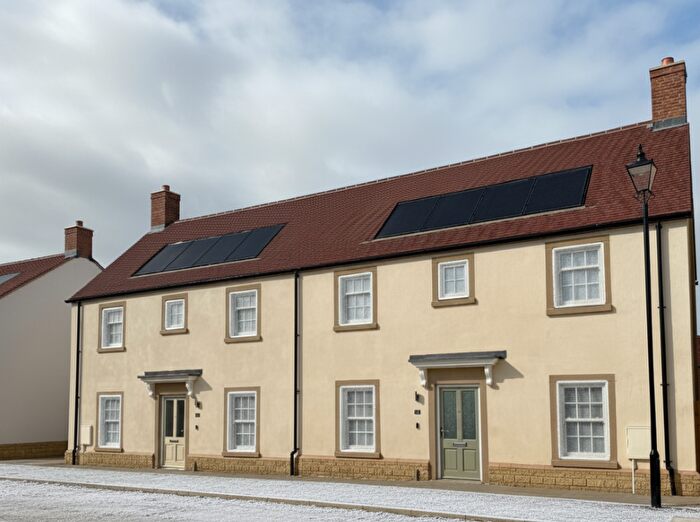 3 Bedroom Semi Detached House For Sale In Cowells Road, Woodstock, OX20