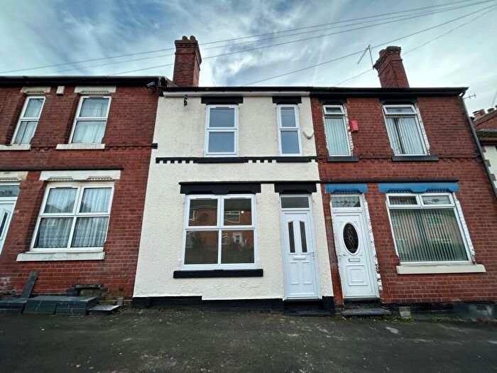 3 Bedroom Terraced House To Rent In Waterford Street, NG6