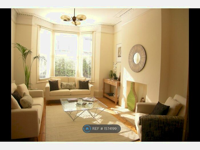 1 Bedroom Flat To Rent In Holmewood Road, London, SW2
