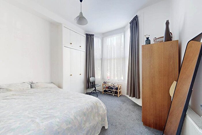 1 Bedroom Flat To Rent In Woodstock Road, Stroud Green, N4