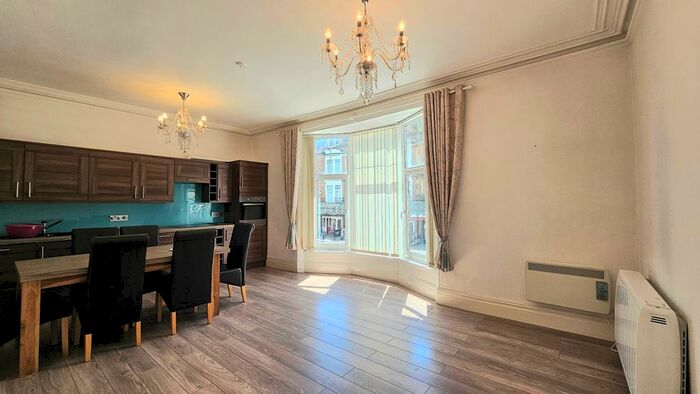 4 Bedroom Flat To Rent In Torbay Road, Paignton, TQ4