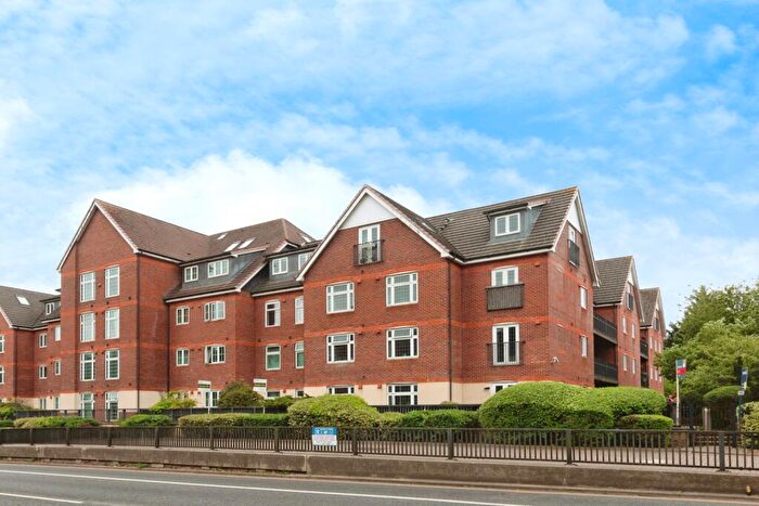 2 Bedroom Flat For Sale In London Road, Camberley, Surrey, GU15