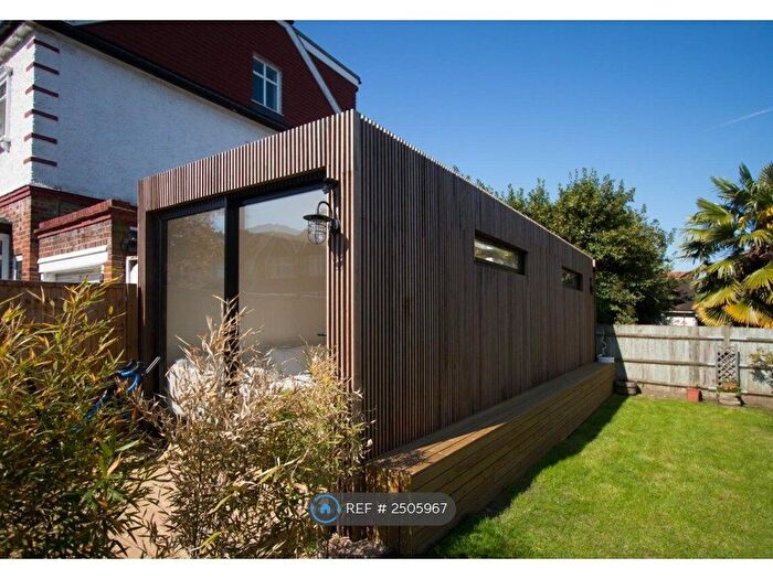 1 Bedroom Flat To Rent In Wavertree Road Annex, London, SW2