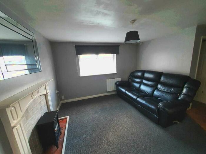 1 Bedroom Flat To Rent In Doncaster Road, Ferrybridge, WF11
