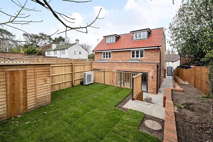 3 Bedroom Semi Detached House For Sale In Old Bath Road, Charvil, Reading, Berkshire, RG10